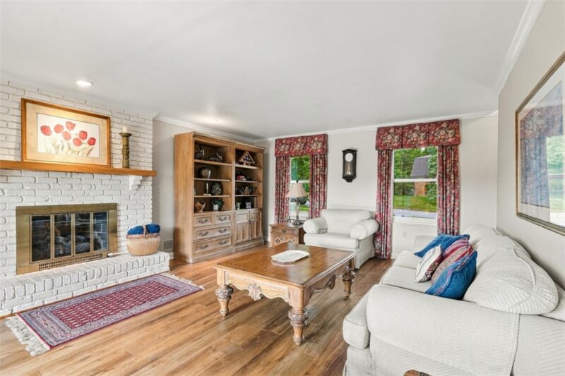 950 Broad Meadow Drive — photo 4