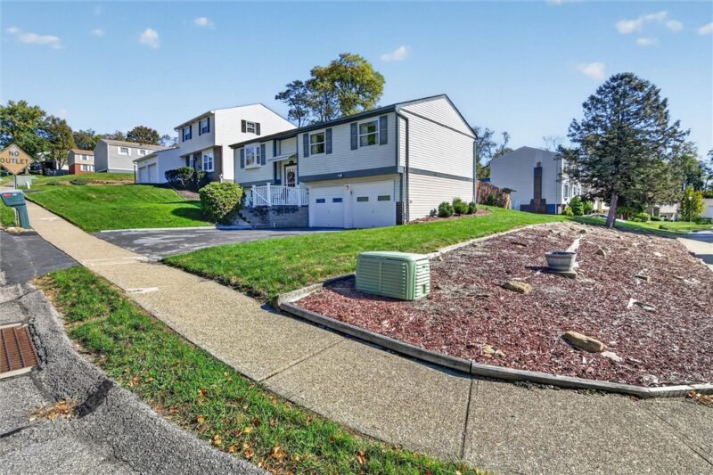 101 Topaz Drive — photo 3