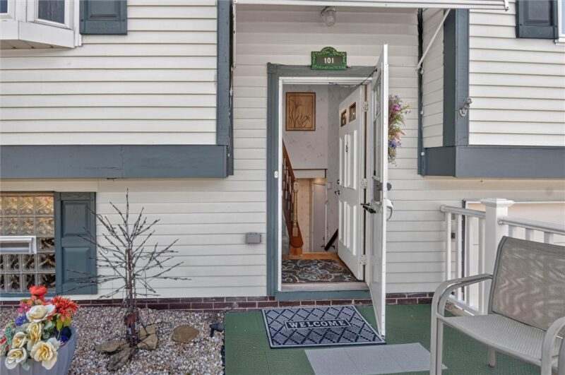 101 Topaz Drive — photo 4