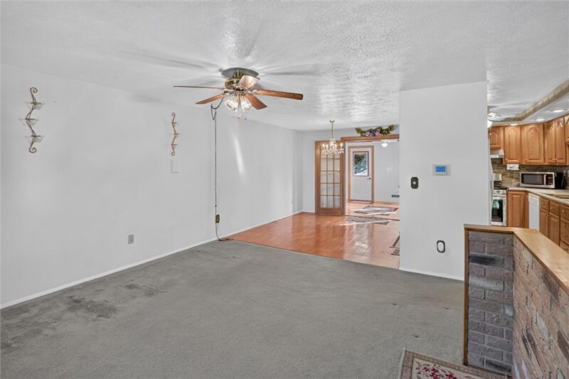 101 Topaz Drive — photo 8