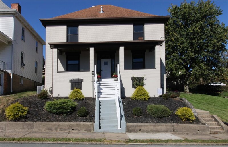 425 Blaine Ave