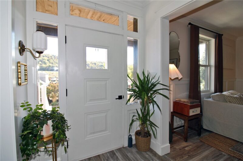 425 Blaine Ave — photo 2