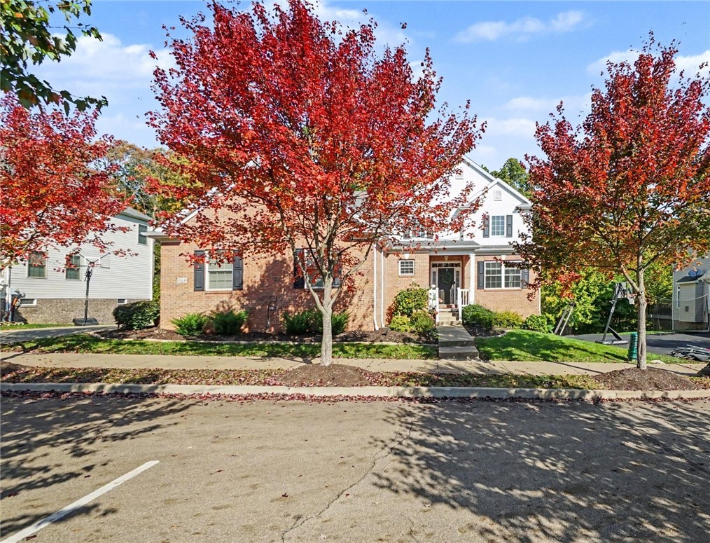 824 Westminster Ln — photo 1