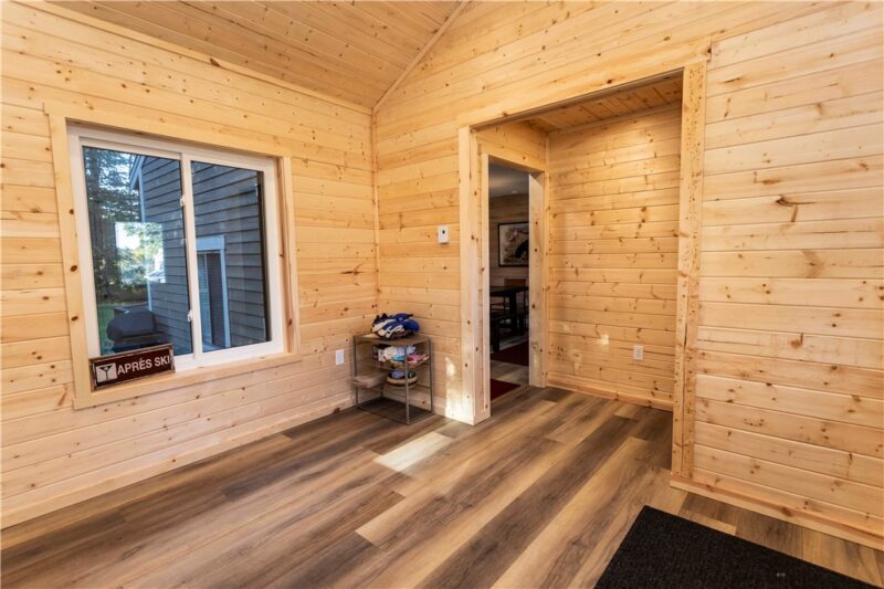 1524 Tailor Way — photo 3