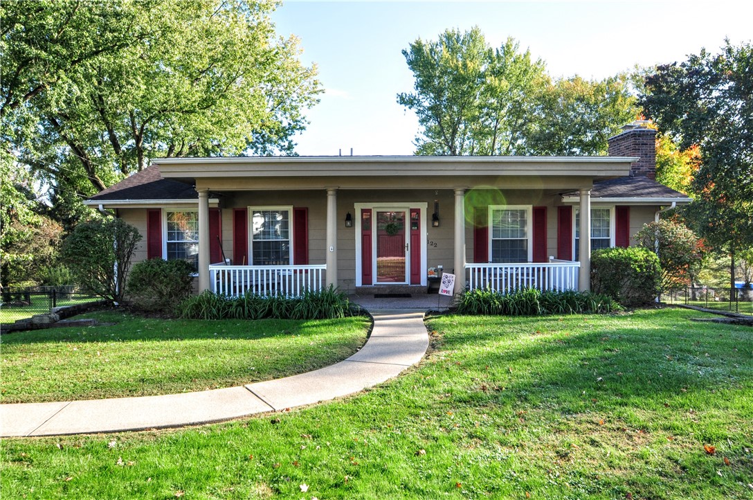 122 E Edgewood Dr — photo 1