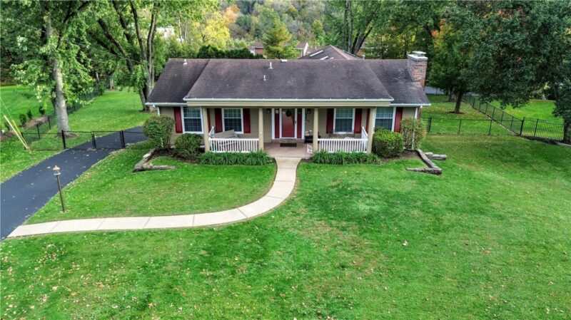 122 E Edgewood Dr — photo 2