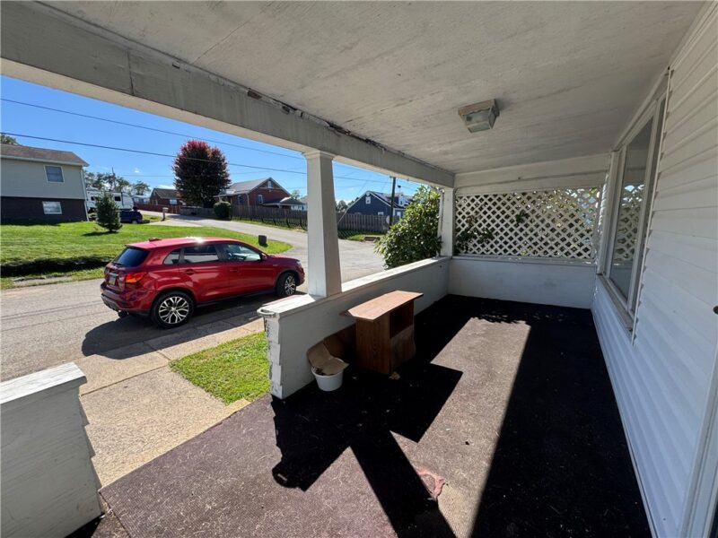 206 W Cross Ave — photo 3