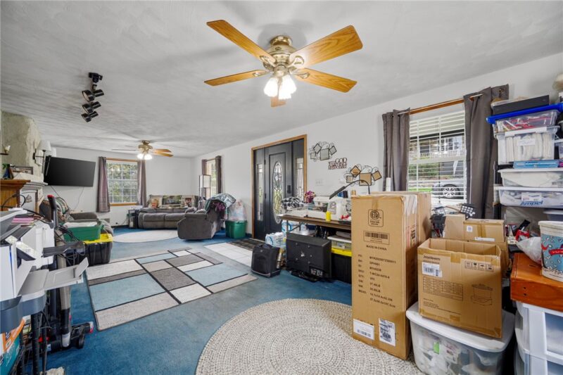 213 Hill St — photo 8