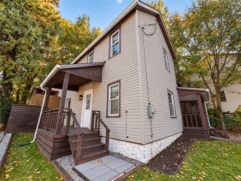 300 Morton Ave — photo 2