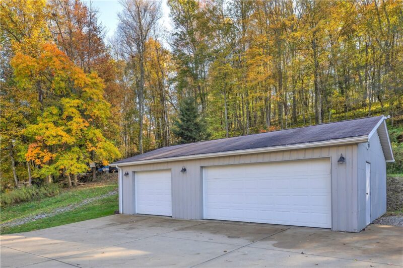 210 Valley Rd — photo 4