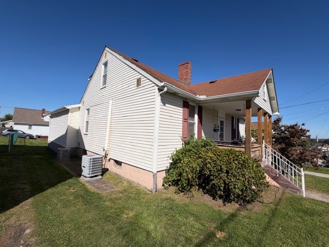 300 Clarendon Ave — photo 2