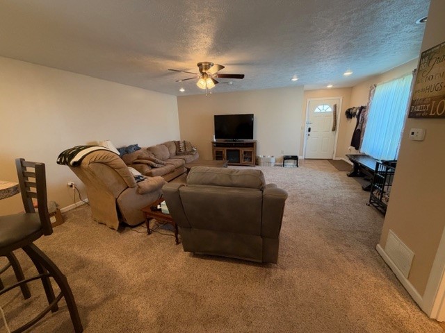 300 Clarendon Ave — photo 6