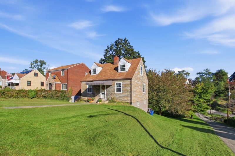 3331 Wallace Drive — photo 2