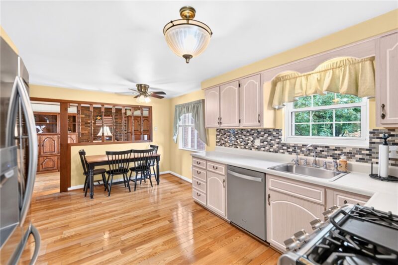 1254 McKnight Dr — photo 4