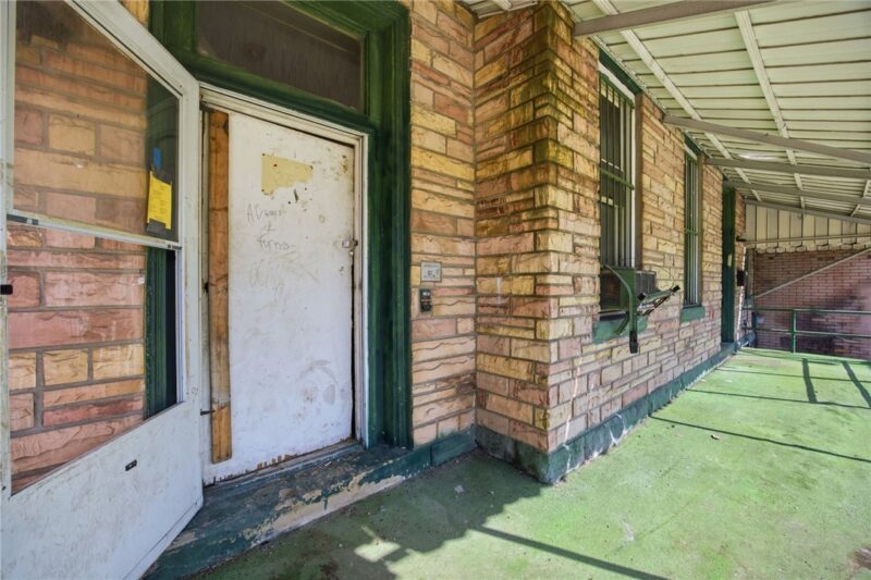 2803-2805 Wylie Ave — photo 4