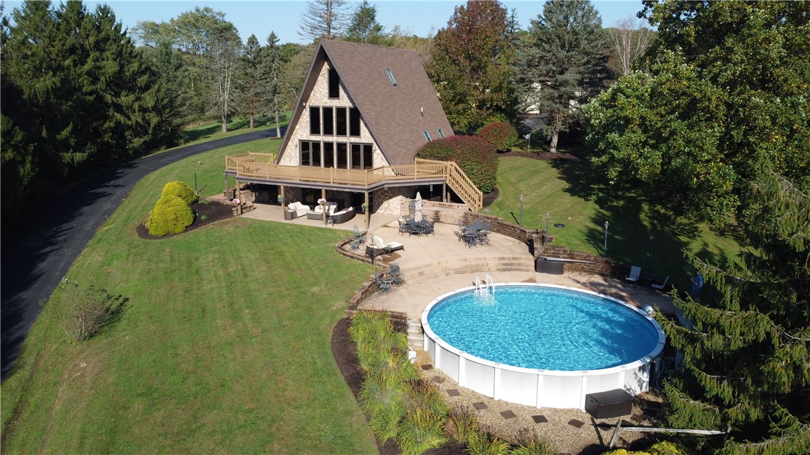 615 Strawcutter Road — photo 1