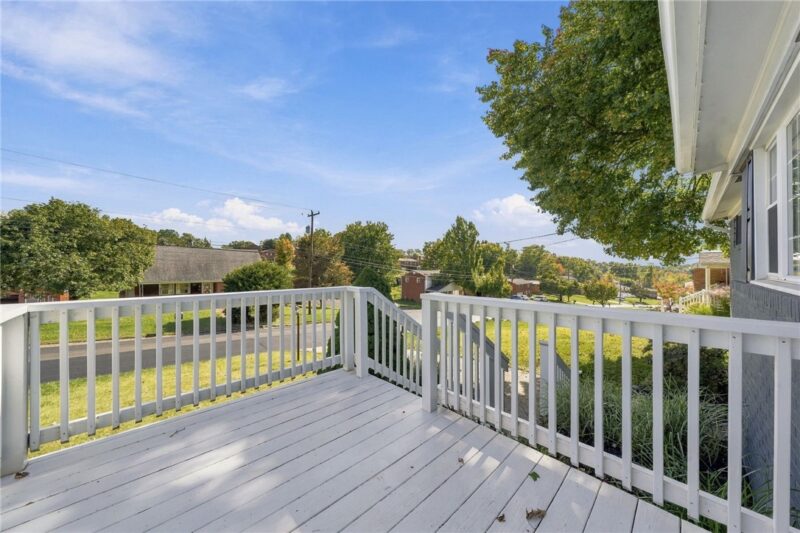 122 Sunrise Drive — photo 3