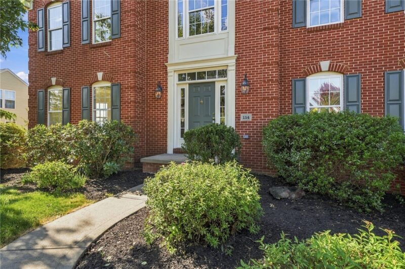 114 Winslow Court — photo 2