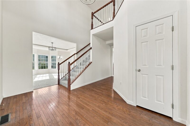 114 Winslow Court — photo 3