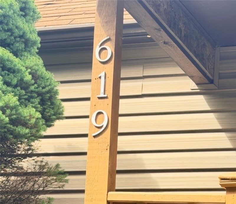619 Riverside Dr — photo 2