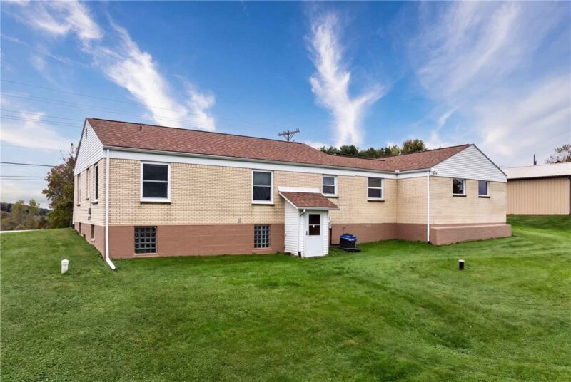 1528 Millers Run Rd — photo 3