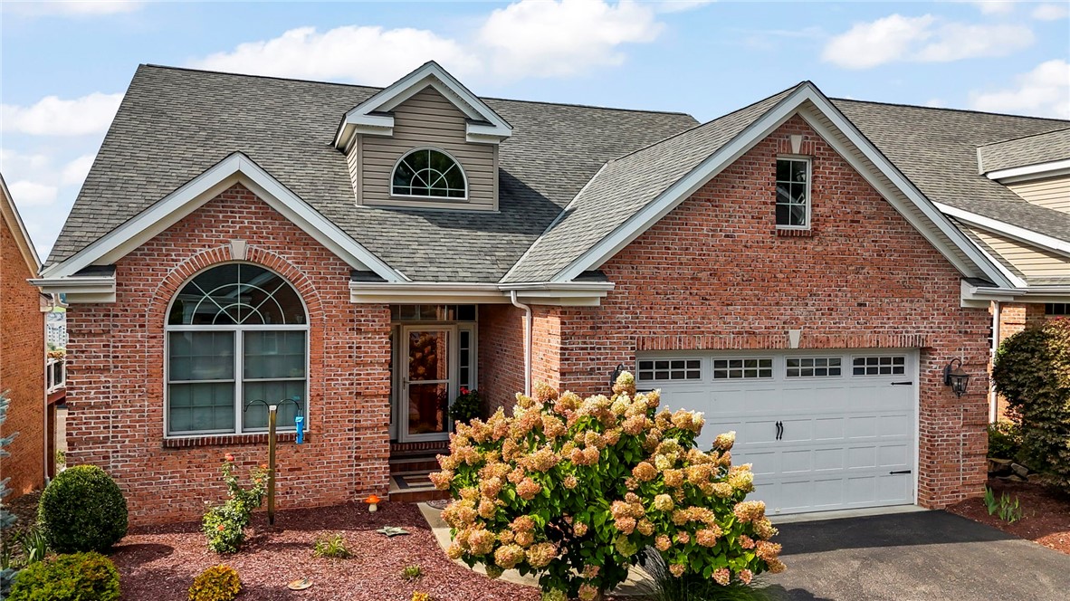 720 Crosswinds Drive — photo 1
