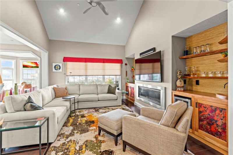 720 Crosswinds Drive — photo 4