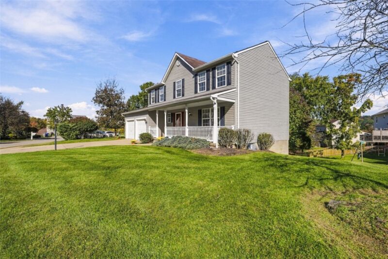 527 Pine Bluff Drive — photo 2