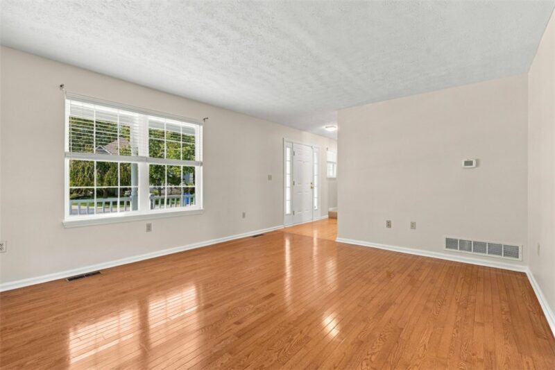 527 Pine Bluff Drive — photo 7