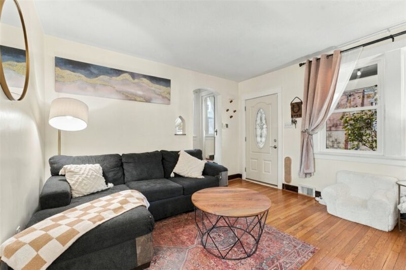 7320 Trevanion Ave — photo 8