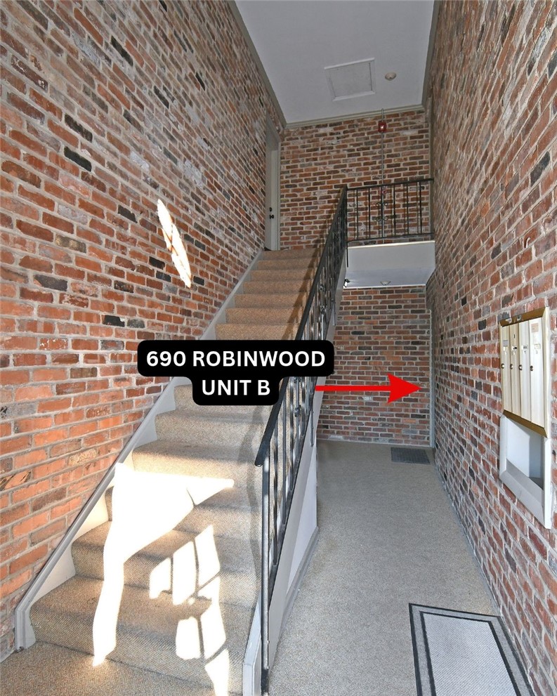 690 Robinwood B — photo 4