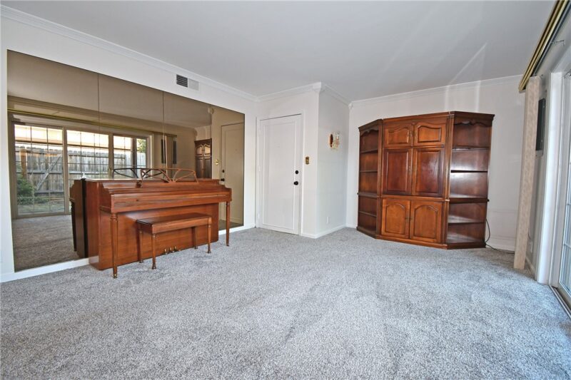 690 Robinwood B — photo 6
