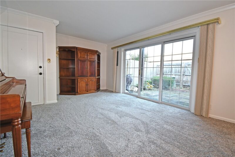 690 Robinwood B — photo 8