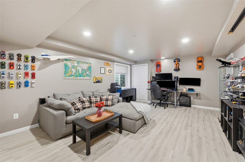 214 Broadstone Drive — photo 4