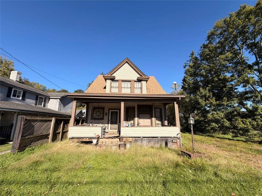 927 Clyde St — photo 1