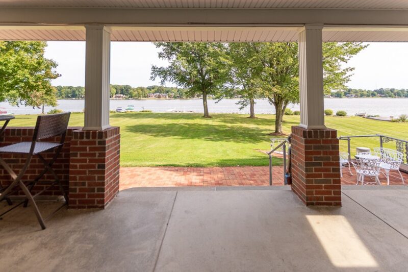 910 Latonka Dr — photo 2
