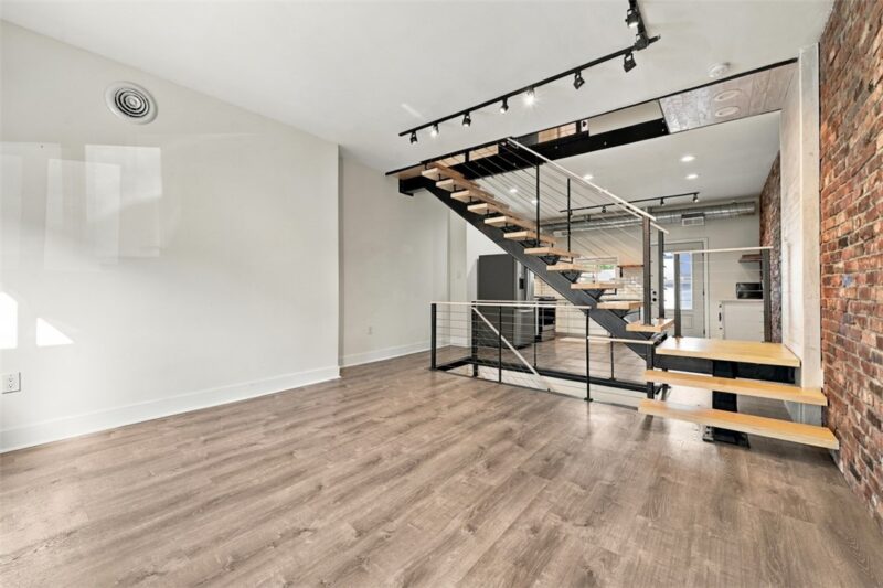 4817 Dearborn St — photo 3