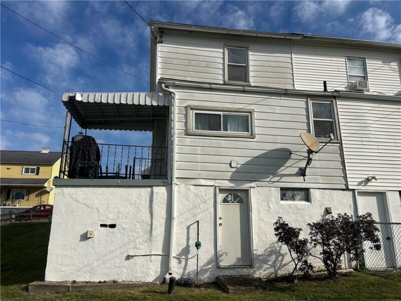927 1st St — photo 3