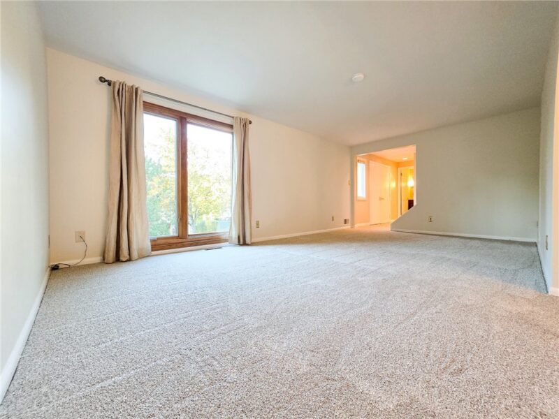 115 Vanderbilt Dr — photo 7