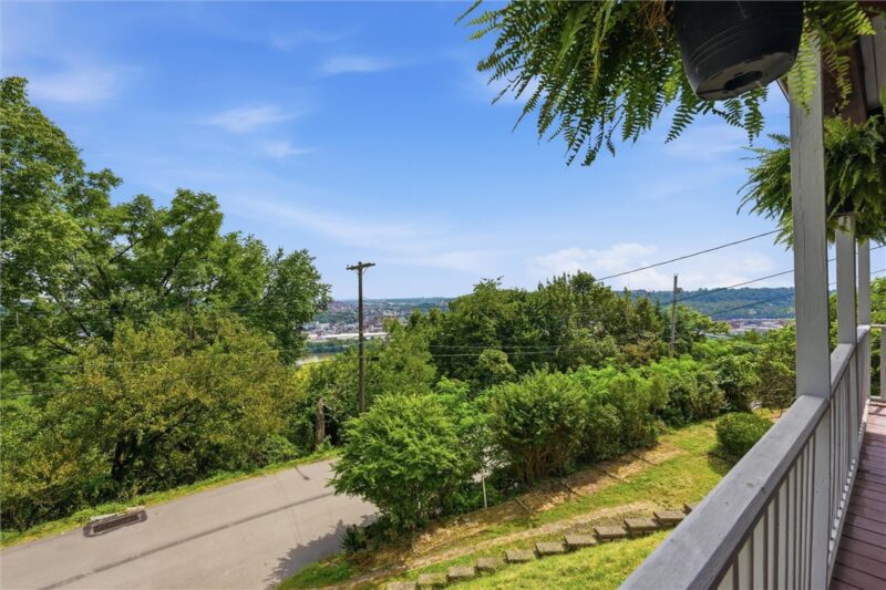 2133 E Beckert Ave — photo 4