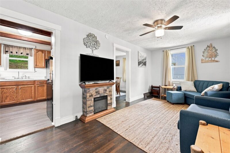 2133 E Beckert Ave — photo 6