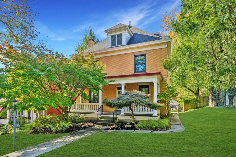 55 Morgan Ave — photo 2