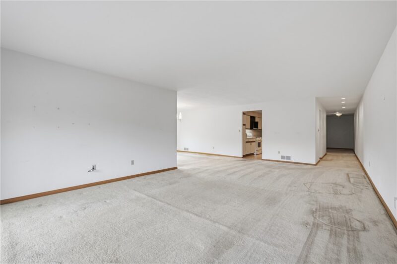 3885 Brookside Lane 402 — photo 8