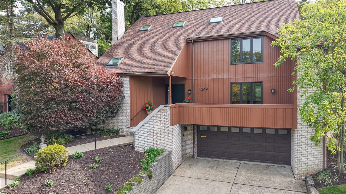 1049 Lindendale Dr — photo 1