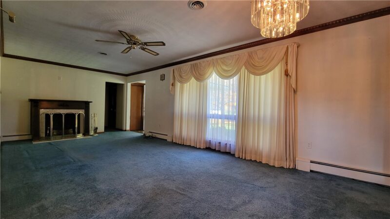 395 S Lynn Avenue — photo 5
