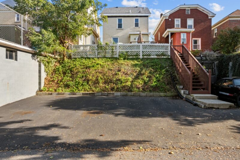 3256 Eastmont Avenue — photo 3