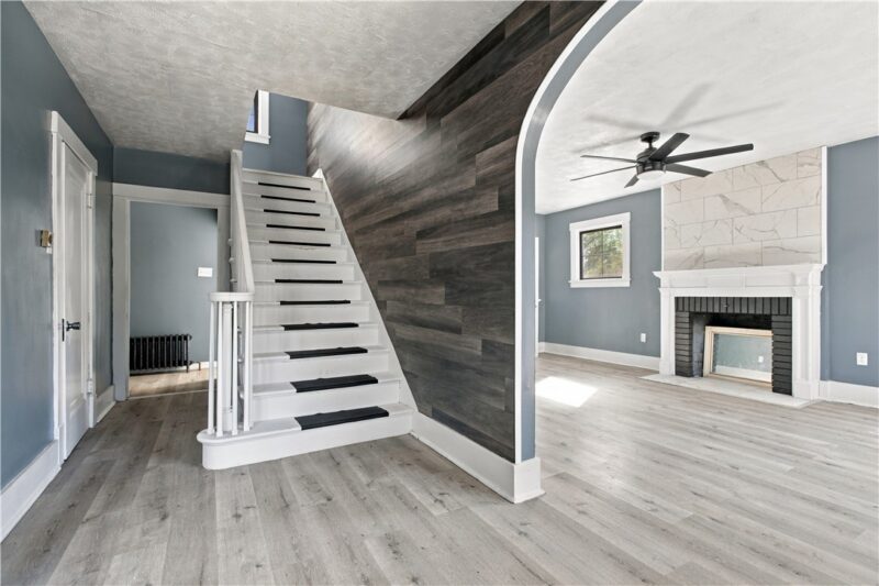 637 Hall St — photo 4