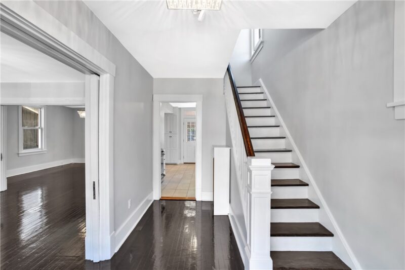 808 10th St — photo 3