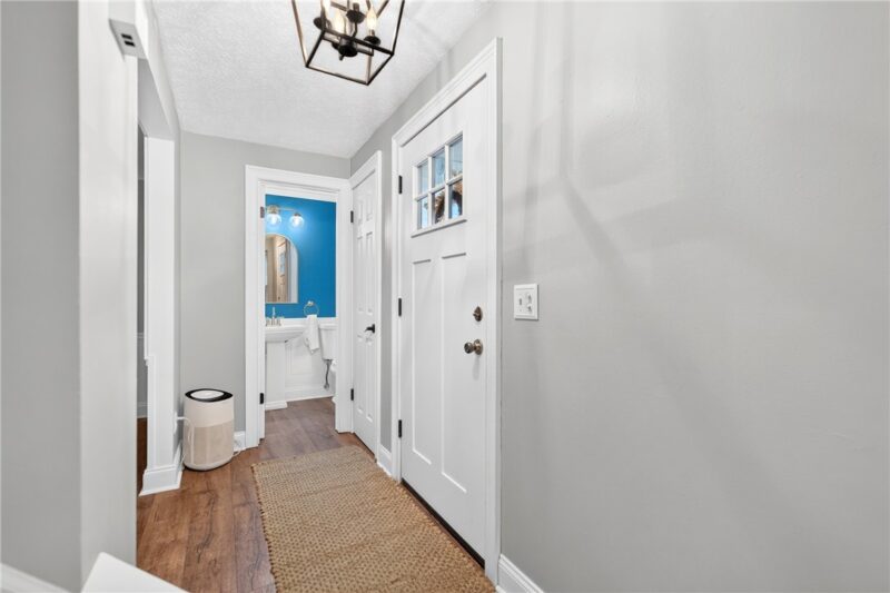 5010 Meadowridge Ln — photo 2