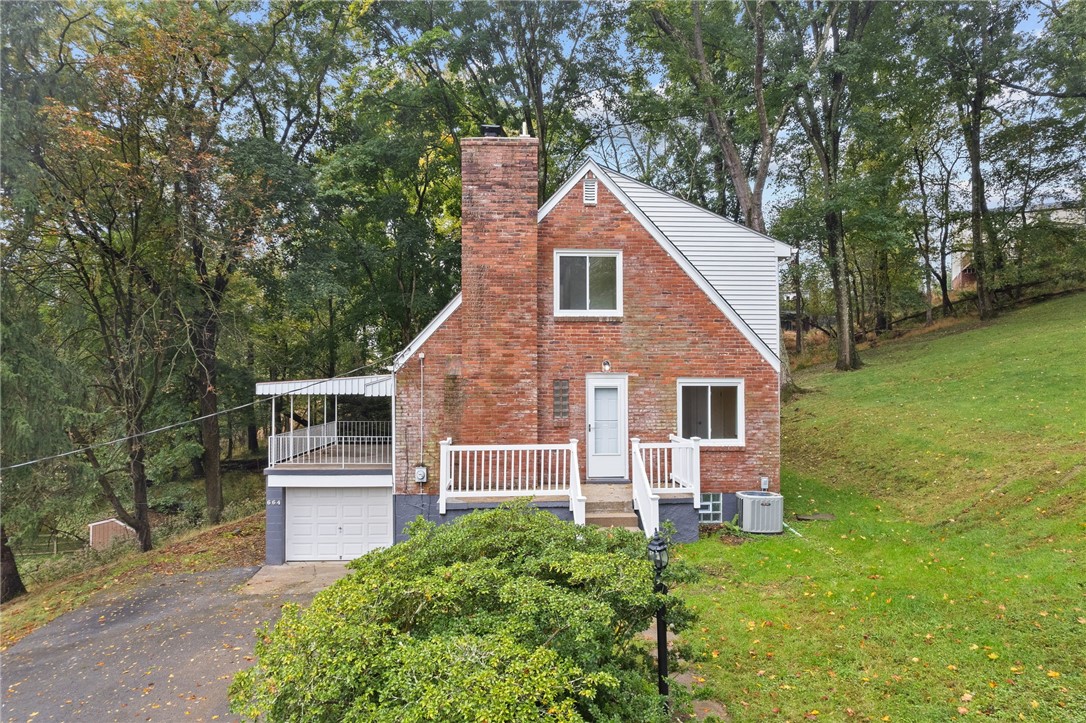 664 Manoah Dr — photo 1